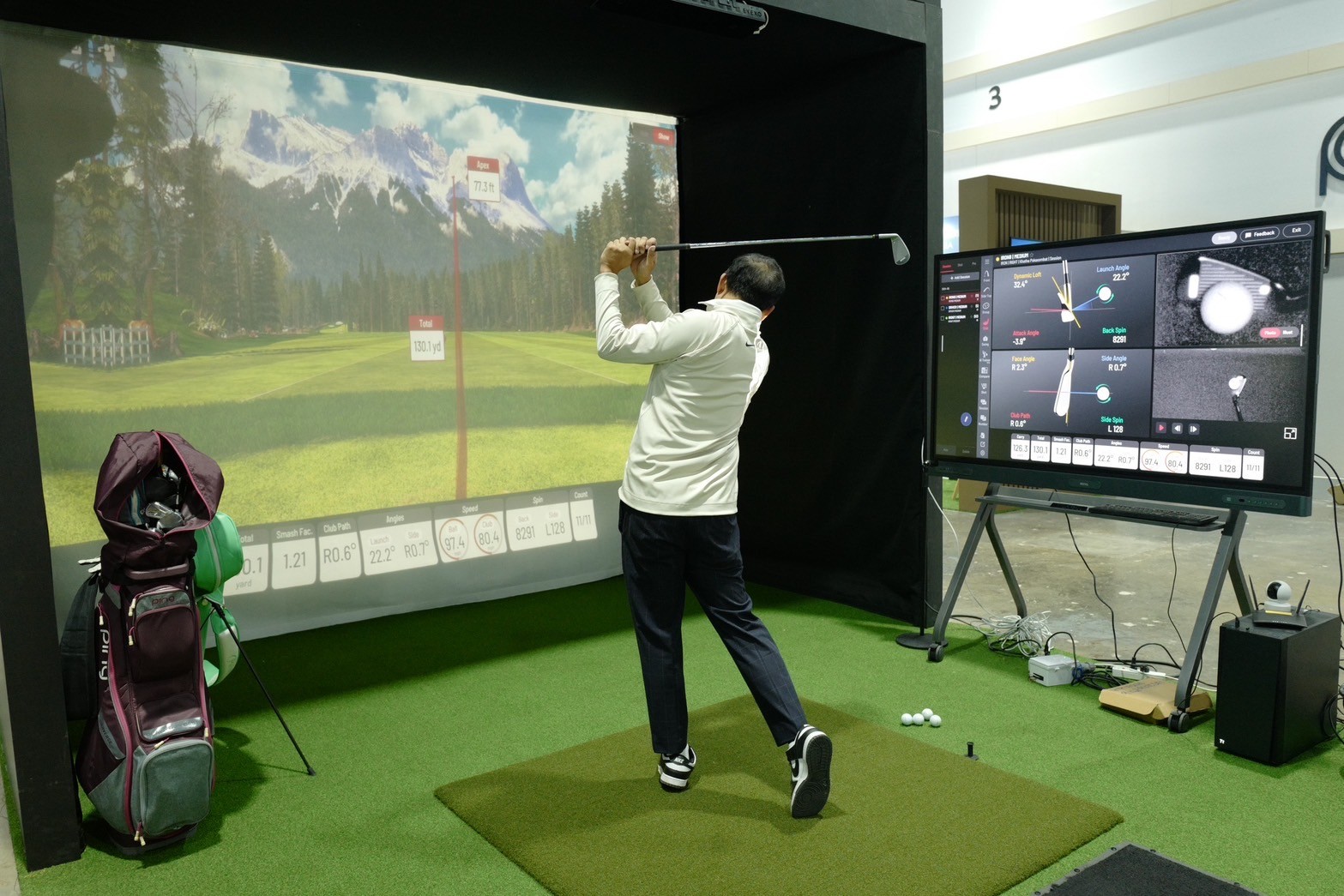BenQ ร่วมกับ Uneekor โชว์นวัตกรรมเด่น Golf Simulator Projector  รุ่น LK936ST ในงาน Thailand Golf Expo 2024