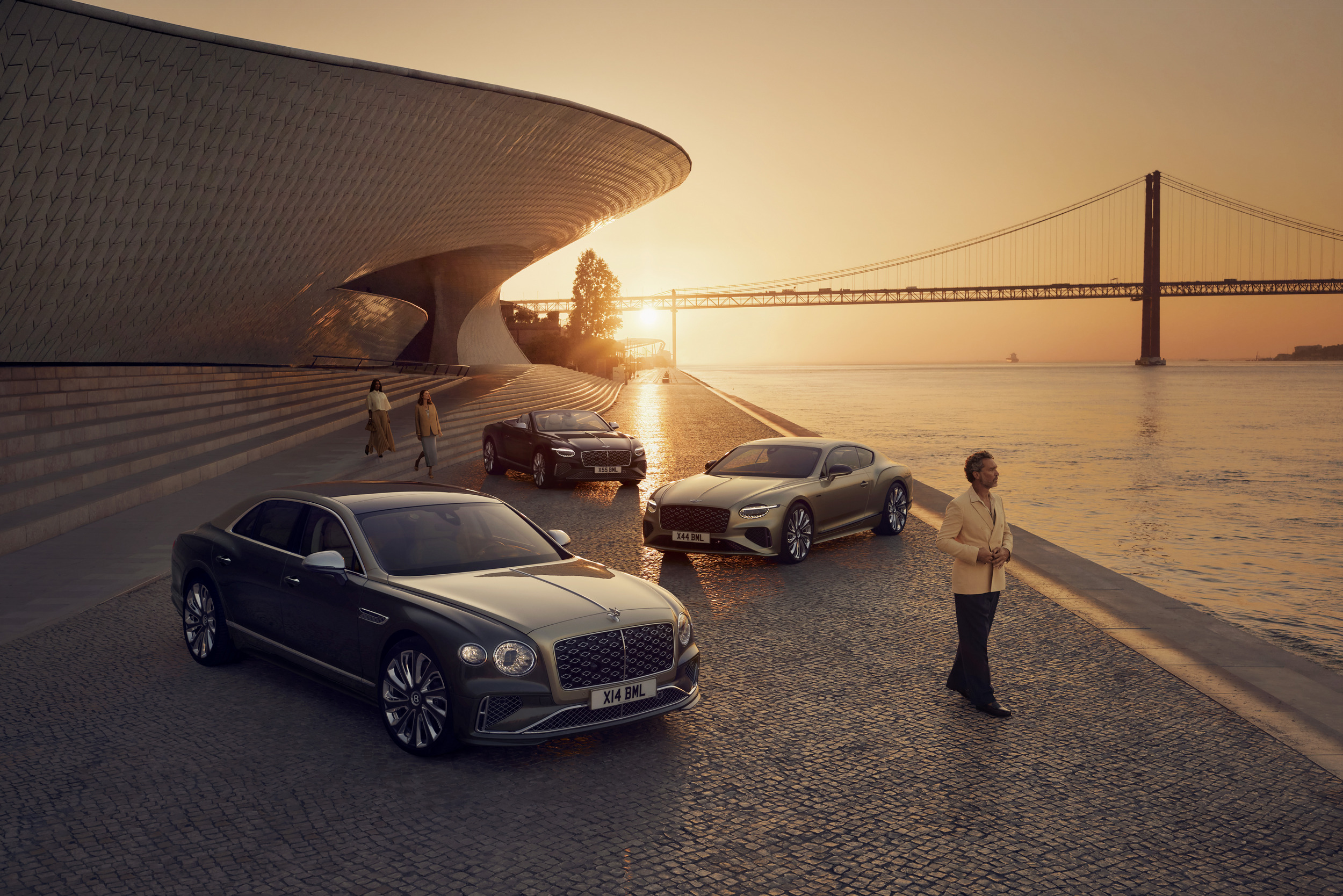 เบนท์ลีย์ มอเตอร์ส เปิดตัว New Continental GT/C Mulliner และ Flying Spur Mulliner