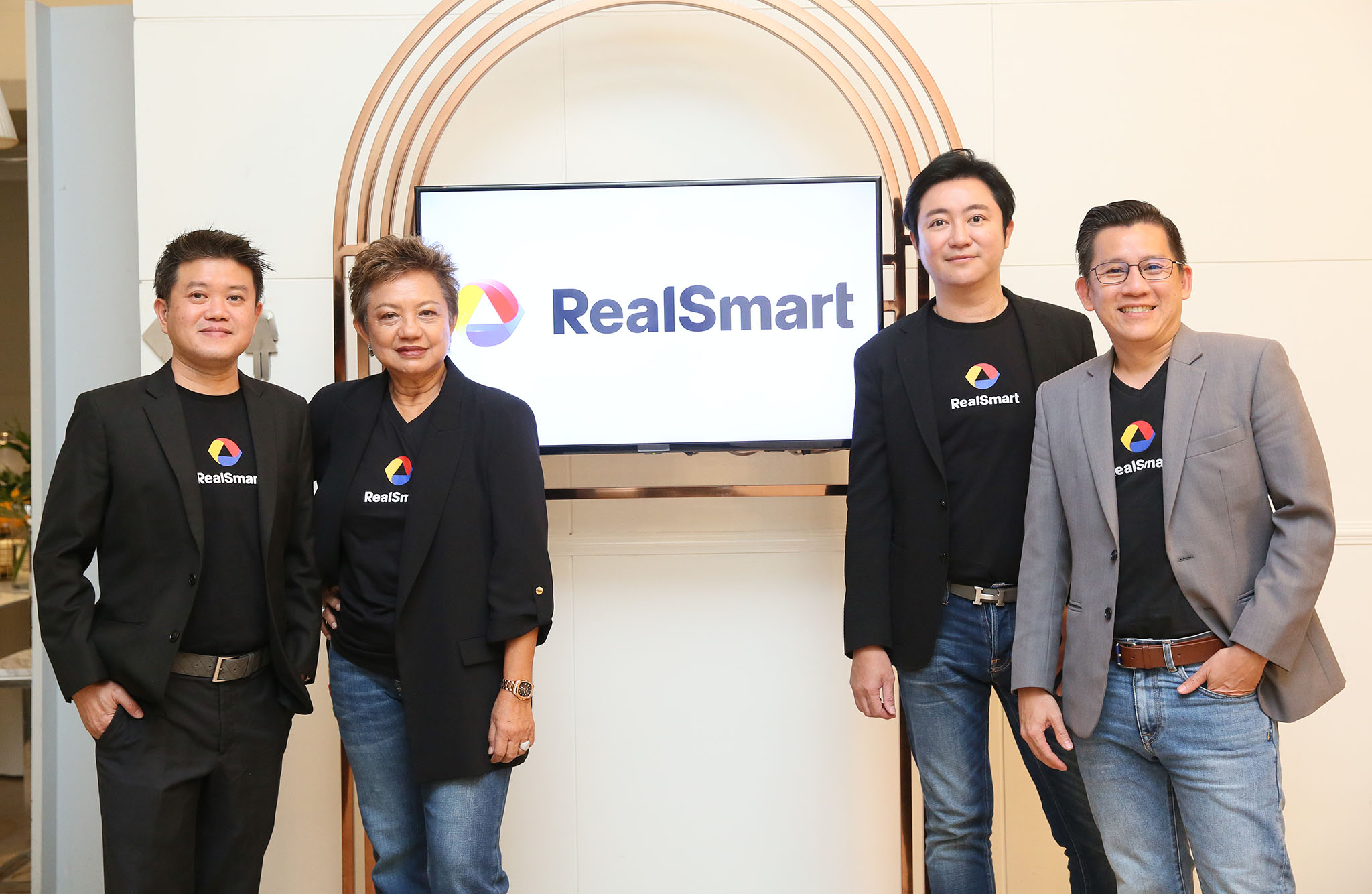 เรียลสมาร์ท (RealSmart) พลิกโฉมการสื่อสารยุคดิจิทัล เปิดตัว RealVision AI-Powered Intelligence Platform ที่พัฒนาเฉพาะแต่ละองค์กร